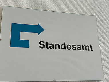 Hinweisschild Standesamt