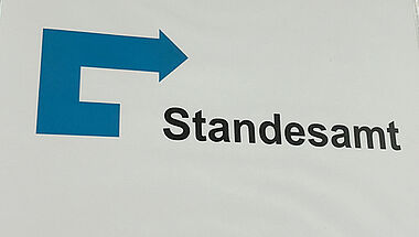 Hinweisschild Standesamt