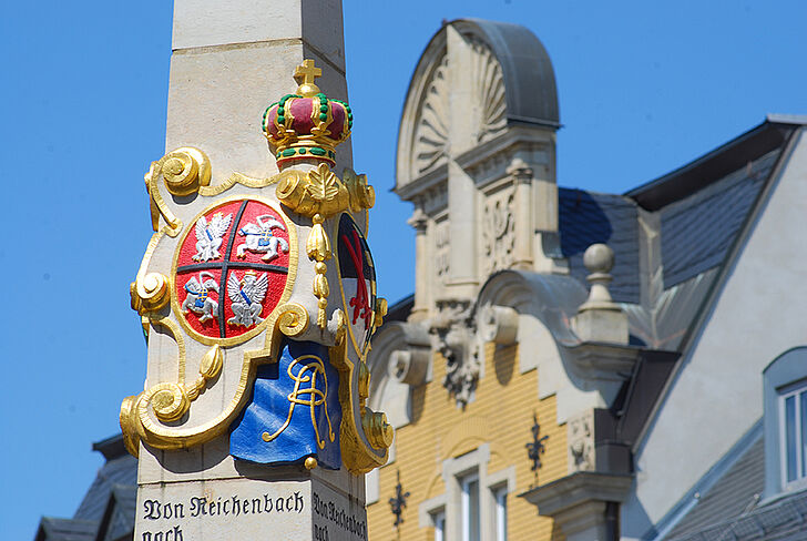 Postmeilensäule im Herzen der Stadt