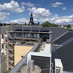 Blick auf erneuertes Dach Innenhofseite Blick auf erneuertes Dach Innenhofseite