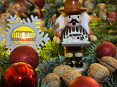 Neu im Bürgerbüro: Räuchermann und Schneeflocke Neu im Bürgerbüro: Räuchermann und Schneeflocke