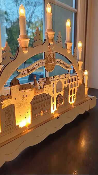 Ansicht des Lichterbogens mit Reichenbacher Motiven