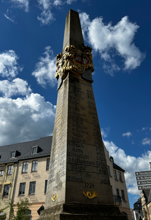 Aufnahme der Postsäule in der Marktstraße